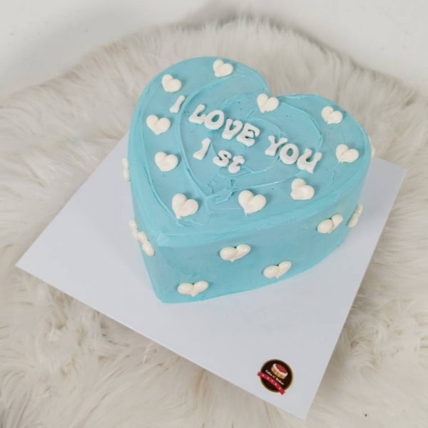 2 เค้กมินิมอล สีฟ้า ตกแต่งรูปหัวใจ