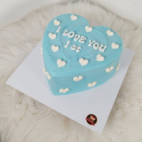 4 เค้กมินิมอล สีฟ้า ตกแต่งรูปหัวใจ
