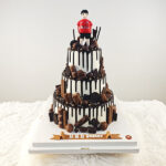 เค้กชอคโกแลตทรงสูง 3ชั้น งานปั้น3มิติ สาวกหงส์แดง