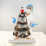 เค้กชอคโกแลตทรงสูง 3ชั้น งานปั้น3มิติ สาวกหงส์แดง