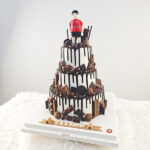 เค้กชอคโกแลตทรงสูง 3ชั้น งานปั้น3มิติ สาวกหงส์แดง