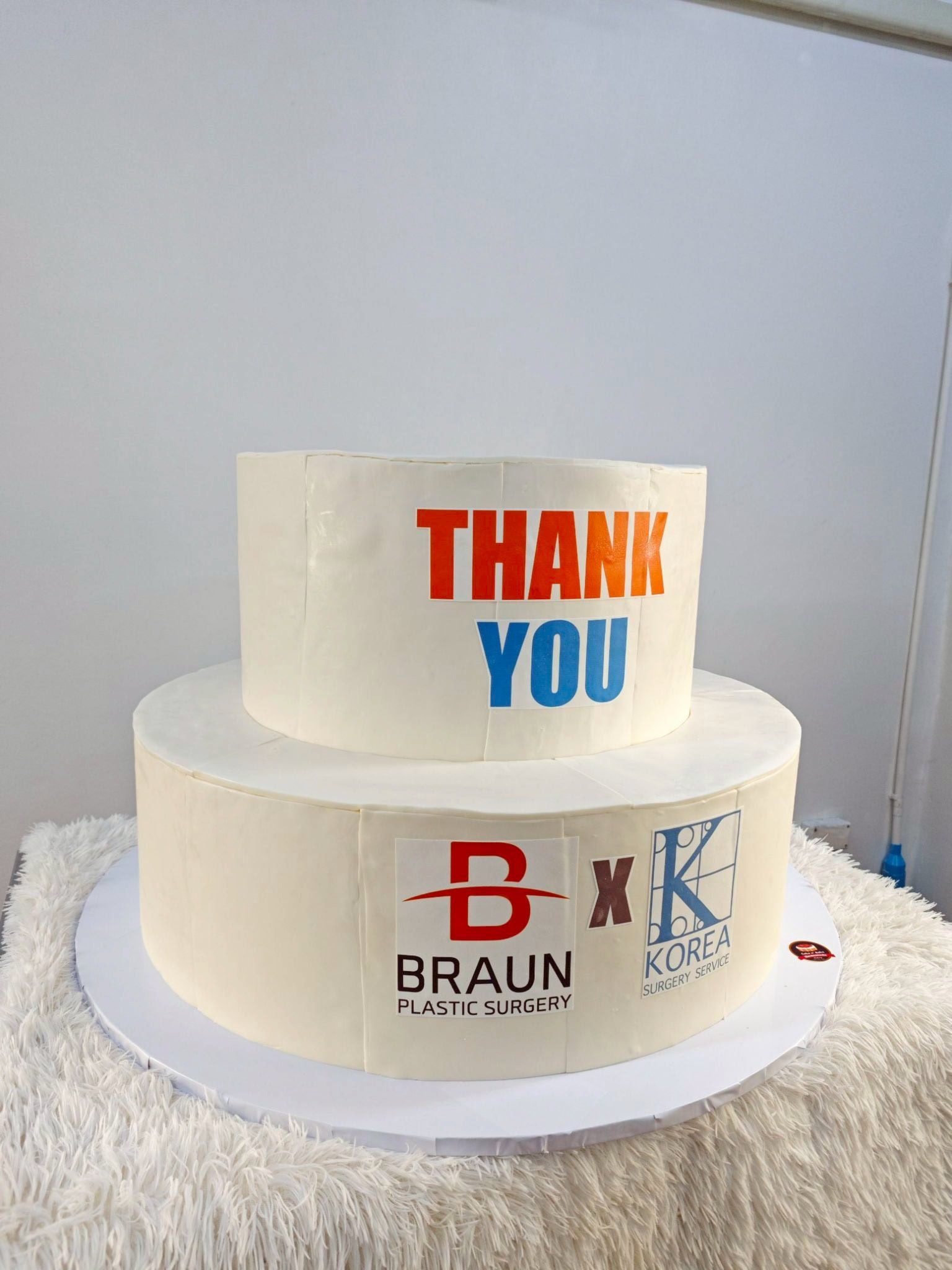 เค้ก 2 ชั้นธีมองค์กร THANK YOU Edition 4 เค้ก 2 ชั้นธีมองค์กร THANK YOU Edition