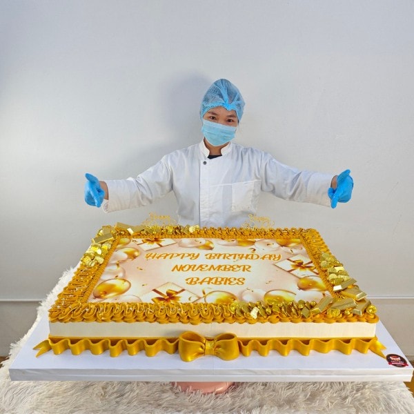 เค้กฉลององค์กร ธีมทองคำ