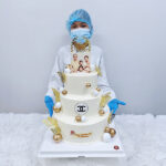 เค้กทรงสูง 3ชั้น Logo Brandname ตกแต่งทองคำ