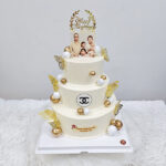 เค้กทรงสูง 3ชั้น Logo Brandname ตกแต่งทองคำ