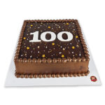 เค้กช็อกโกแลต ใส่ตัวเลข ตกแต่งเกล็ดน้ำตาล